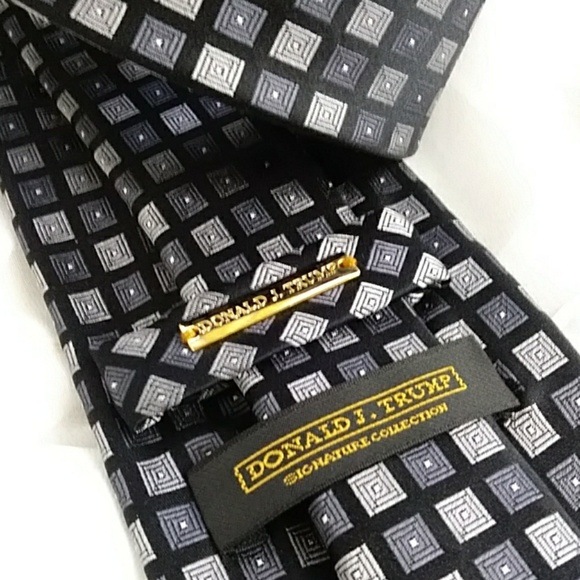 The Trump Collection Other - Just in! DONALD J TRUMP Signature Gold Bar Necktie